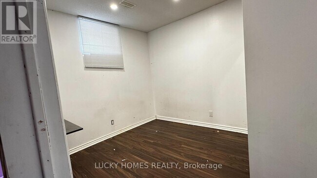 Building Photo - 338 Van Kirk Dr