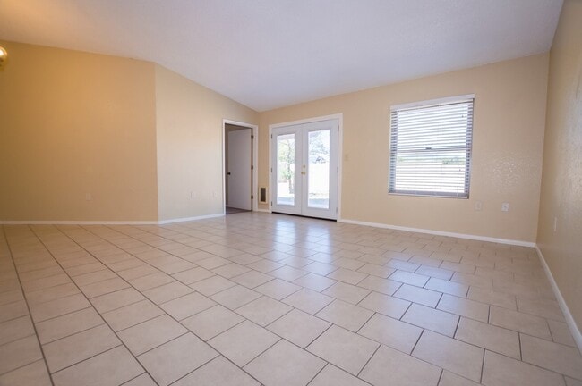 Building Photo - Welcome to this charming 3-bedroom, 2-bath home with Central A/C and Large 2 Car Garage!