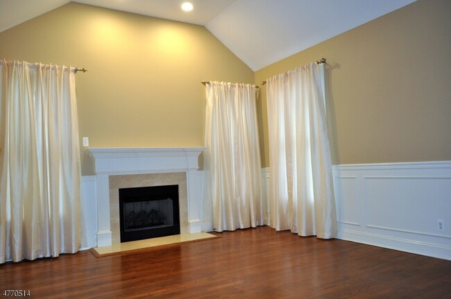 Building Photo - 210 Fieldstone Terrace