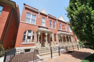 Building Photo - 2325 1/2 Hickory St
