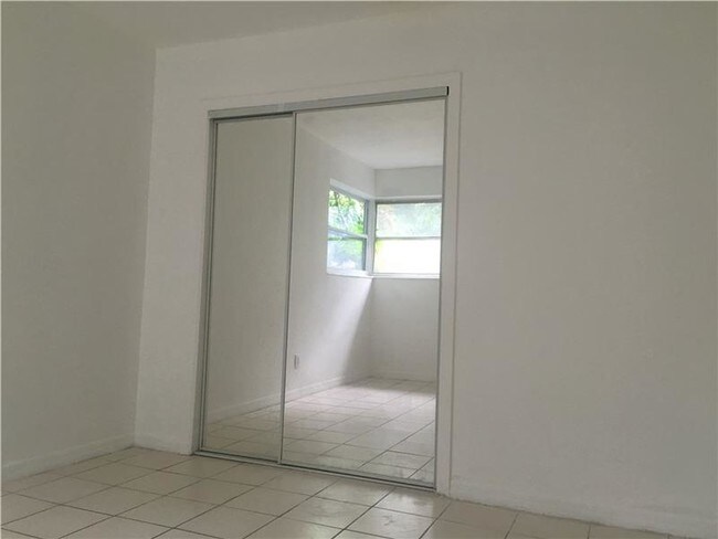 Building Photo - 2459 NE 183rd St