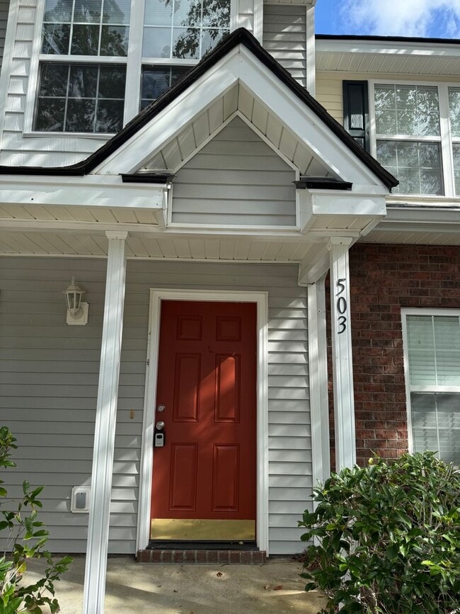 Building Photo - Townhouse in Townes at Buckwalter