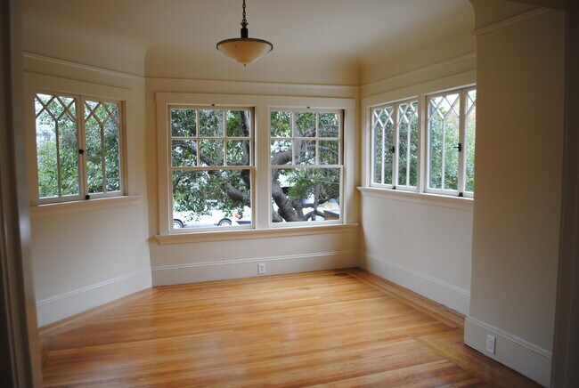 Sala de estar - 2631 Derby St