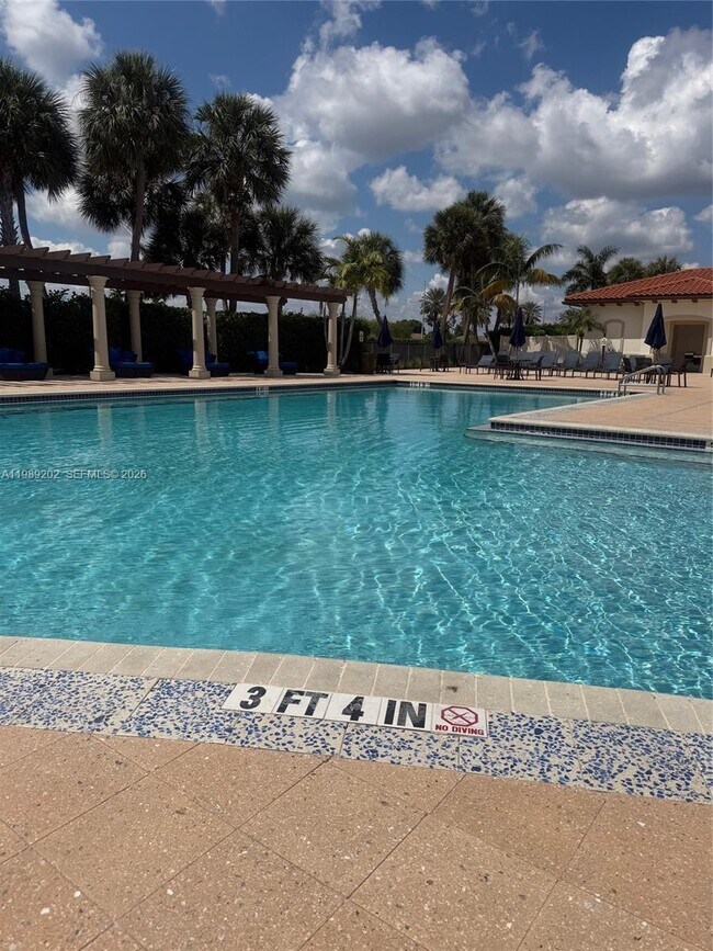 Foto del edificio - 11524 SW 16th St