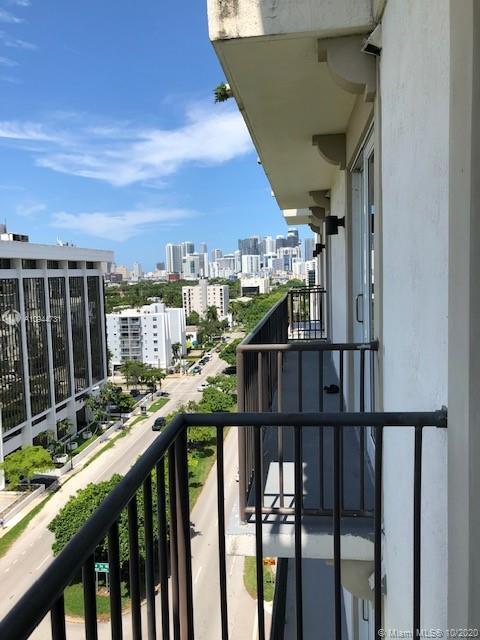 Foto del edificio - 2701 SW 3rd Ave