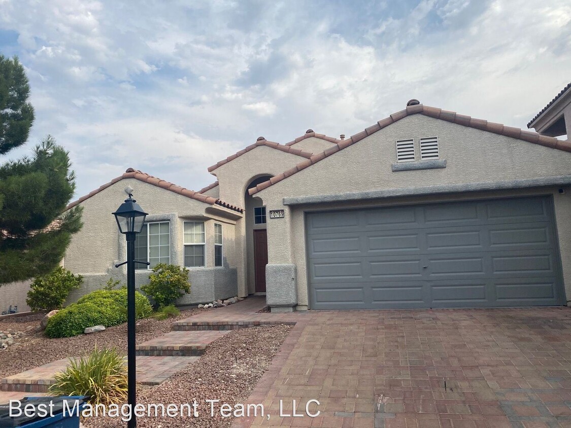 Foto principal - 10769 Hunter Mountain Ave