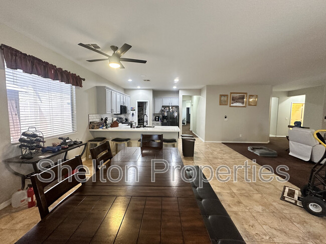 Building Photo - 30311 W Whitton Ave