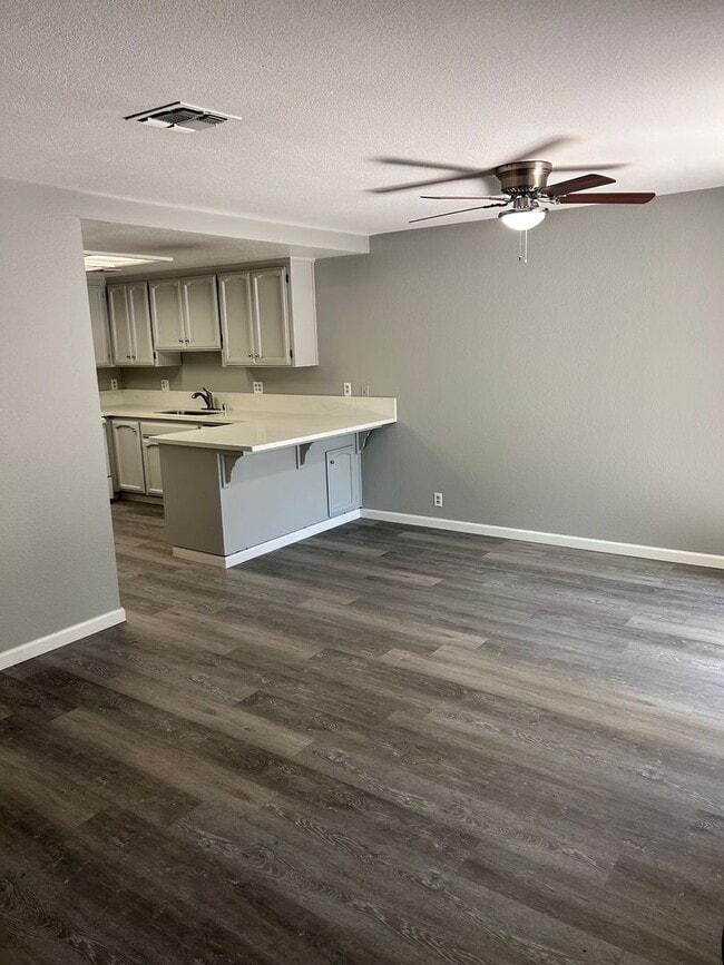 Building Photo - 3 Bedroom/3 Bath Tiffany Estates Ripon Ca