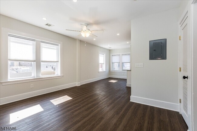 Foto del edificio - 12 N Willow St