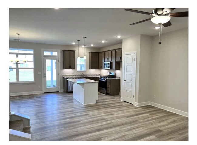 Building Photo - 207 Taylor Woods Ct