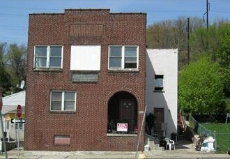 Primary Photo - 103 E Chestnut St