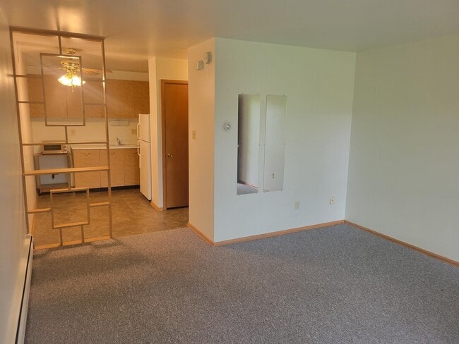 Building Photo - 1484