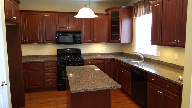 KITCHEN- UP - 1101 Lilly Vue Ct