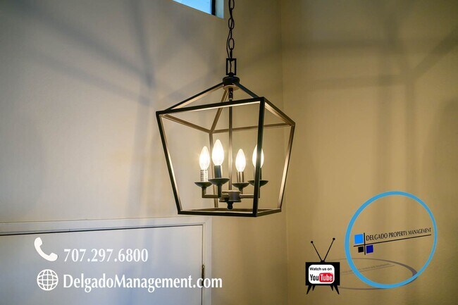 Foto del edificio - Benicia large two story townhome in Southa...