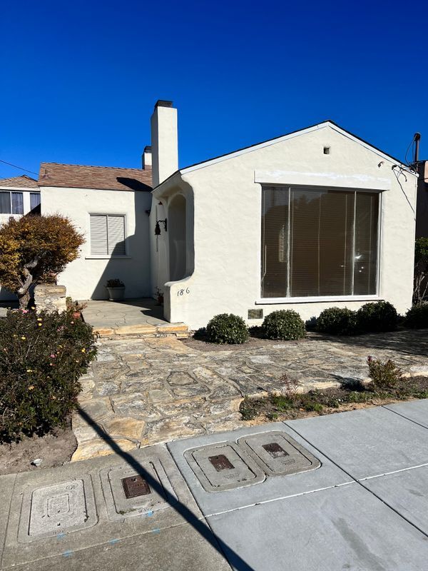 Building Photo - 186 Sargent Ct