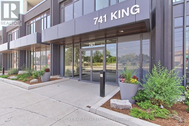 Building Photo - 741 King St W