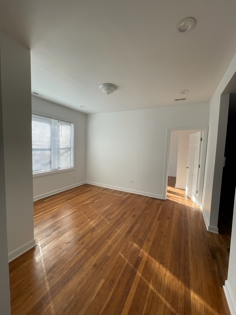 Building Photo - 3140 W Leland Ave