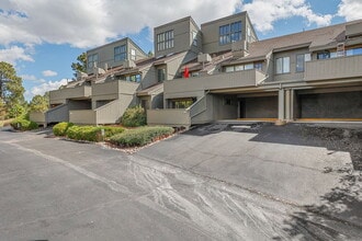 Building Photo - 2650 N Valley View Rd