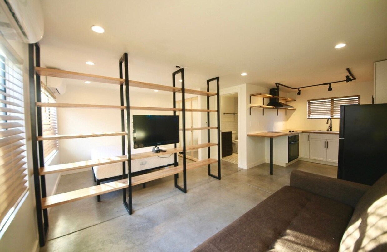 Primary Photo - ALL INCLUSIVE QUAINT HISTORIC STUDIO IN TH...