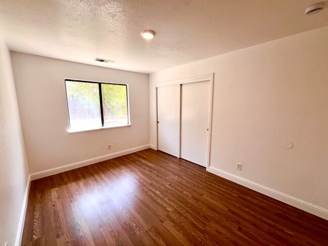 Foto del edificio - 3228 N Hanover Ave