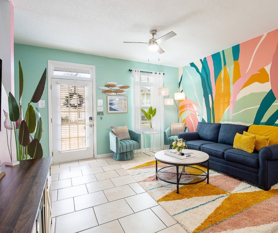 Vibrant relaxing living room - 1110 Century Oaks Dr
