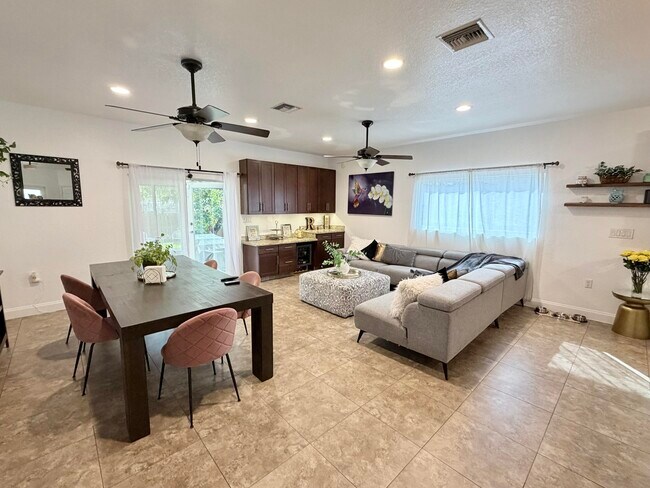 Foto del edificio - 243 SW 5th St