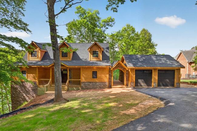 Building Photo - 308 Acres Ct