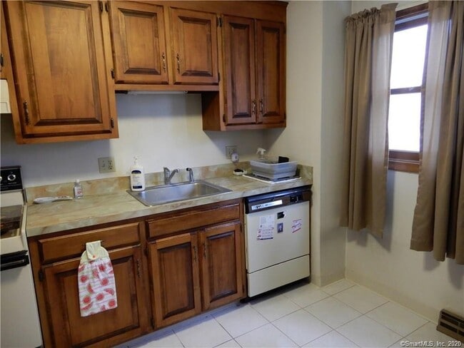 Building Photo - 13 St Marc Cir