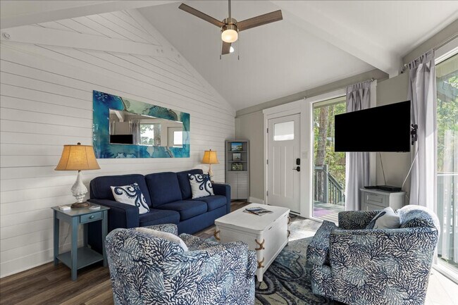 Foto del edificio - 2041 Deer Island Rd