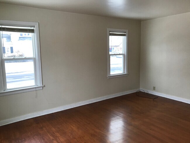 Living room - 1424 Marshall St