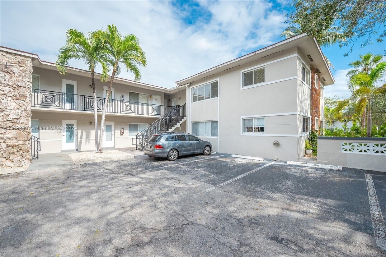 81 Edgewater Dr Unit 203, Coral Gables, FL 33133 Apartment for Rent