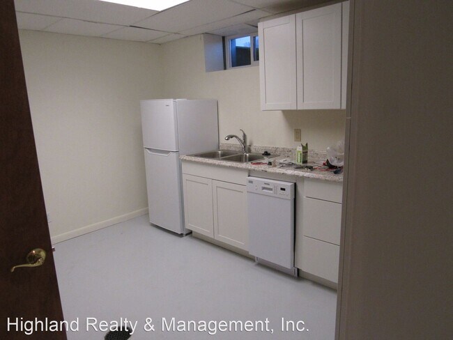 Building Photo - 2 br, 1 bath House - 849 Emerson Cir Unit B