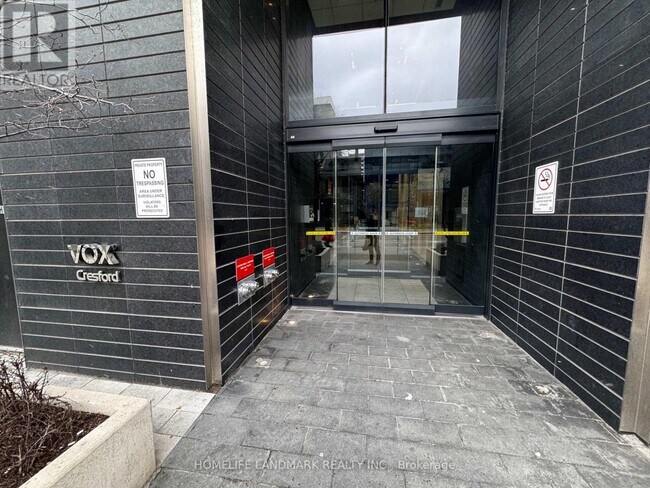 Photo du bâtiment - 28 Wellesley St E