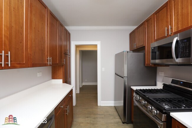 Foto del edificio - 1352 W Carmen Ave