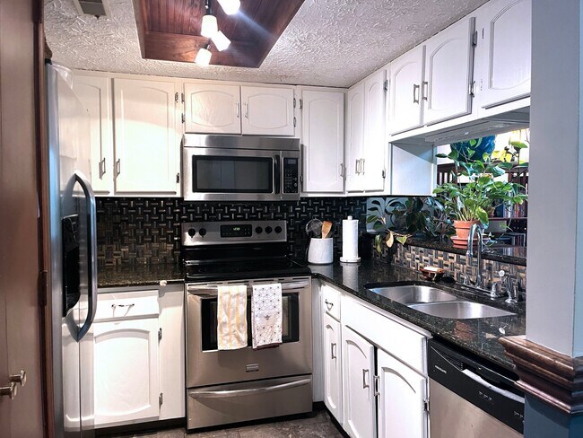 Foto del edificio - 9124 S Pointe Ridge Ln