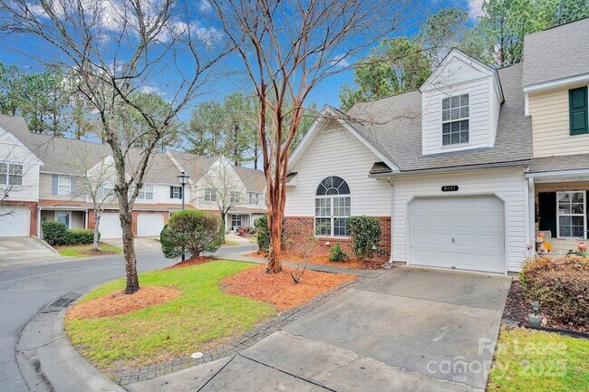 Foto del edificio - 8041 Christmas Ct