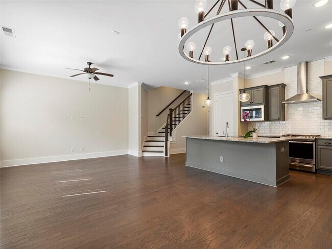 Building Photo - 2766 Bell Dr SE