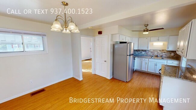 Building Photo - 3 bedroom, 1.5 bath Cape Cod home with bas...