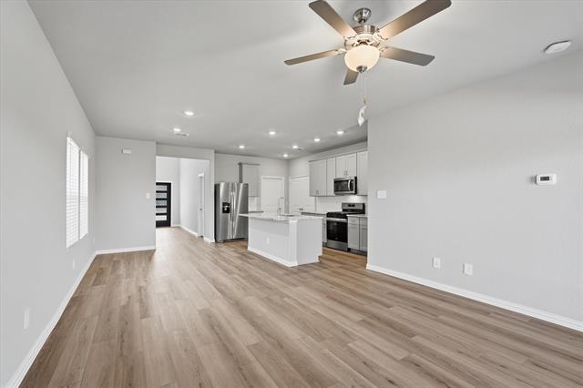 Building Photo - 712 Leavenworth Dr