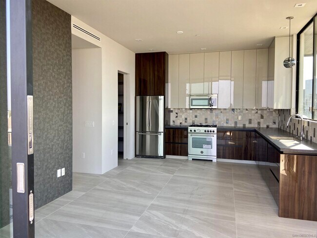 Building Photo - 891 Channel Island Dr