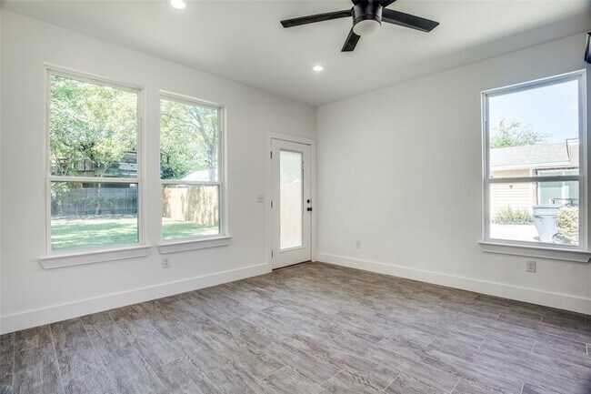Building Photo - 2315 N Prairie Creek Rd