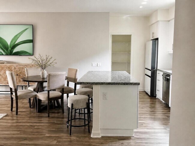 Foto del edificio - 8258 Spirit St