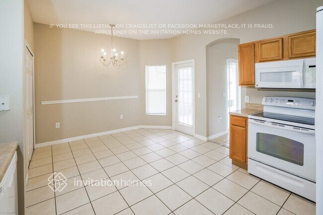 Foto del edificio - 3528 Forest Park Dr