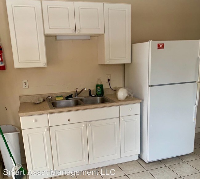 Building Photo - 617 Sylvan Terrace