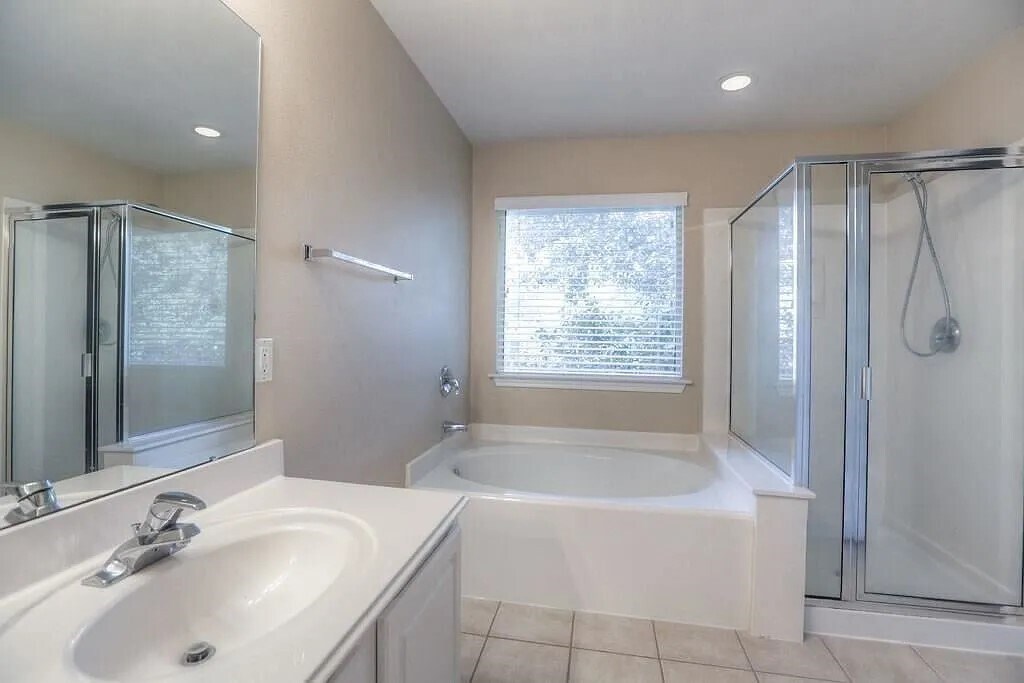 Building Photo - 43 Blue Creek Pl