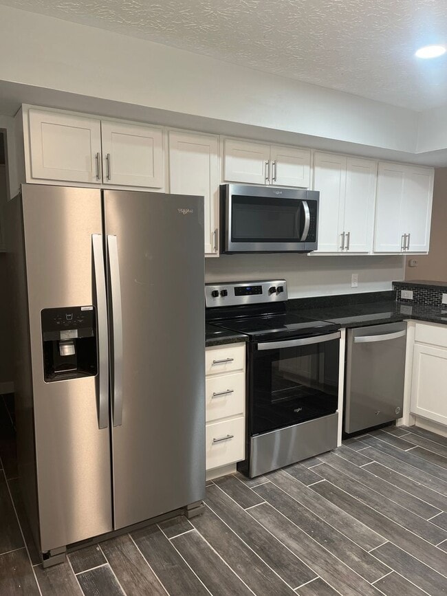 Building Photo - 3240 Summerhill Ln