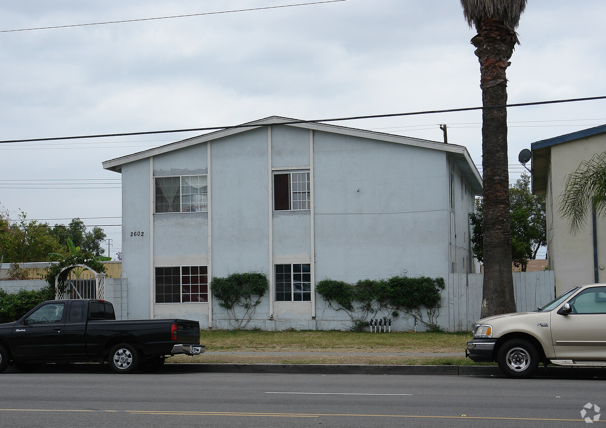 Building Photo - 2602 Mcfadden Ave