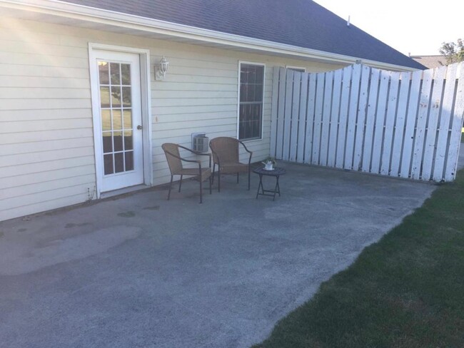 Building Photo - 803 Pheasant Run Road