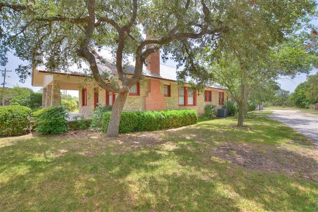 Building Photo - 330 Hopewell Rd
