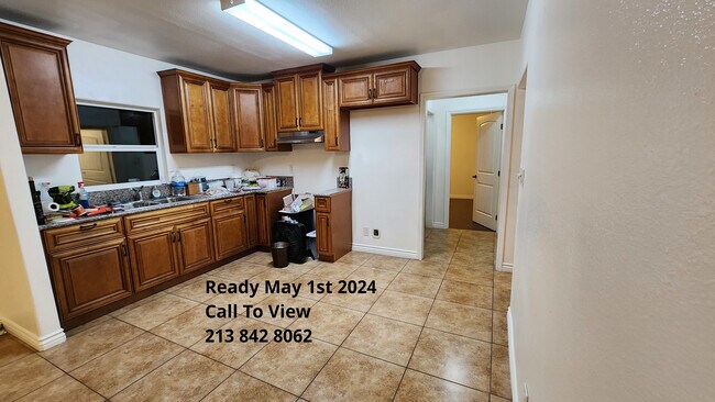Kitchen - 1108 W 58th Pl